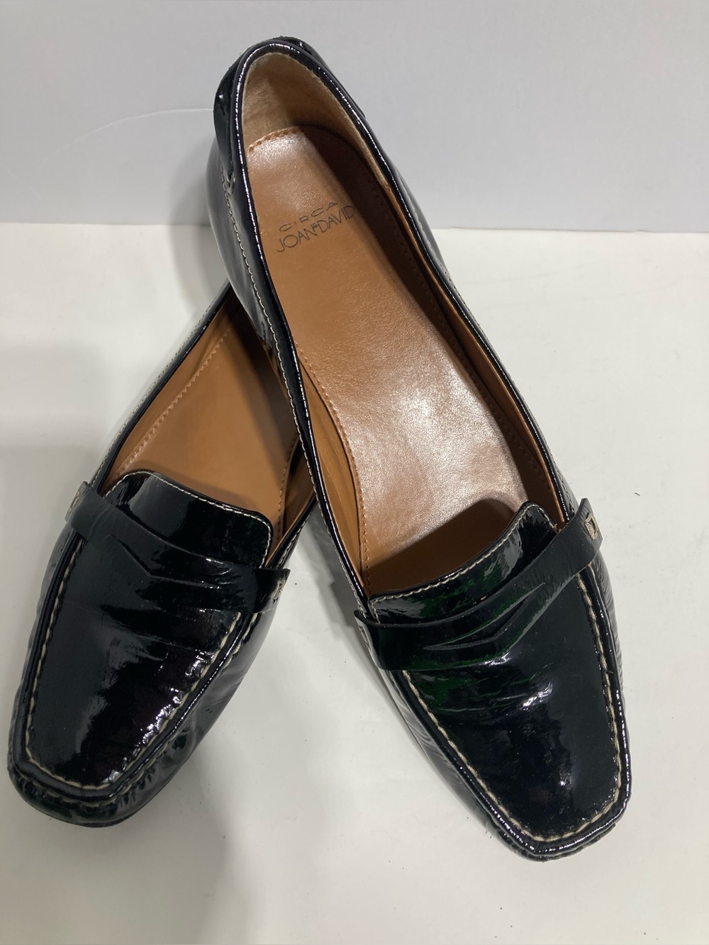 Joan & David Women's Black Patent Leather Loafers. Item# TSfl2